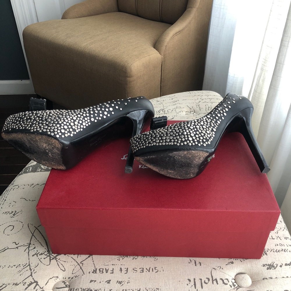 Shoes - Picture 2 of 4